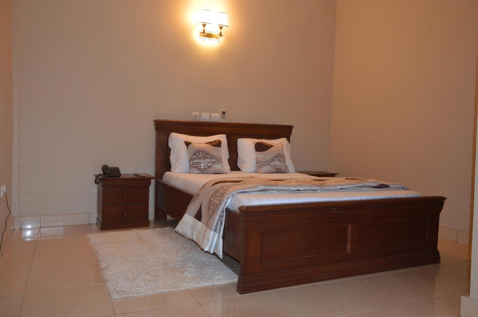 Nikita Hotel Yaounde Ngoại thất bức ảnh