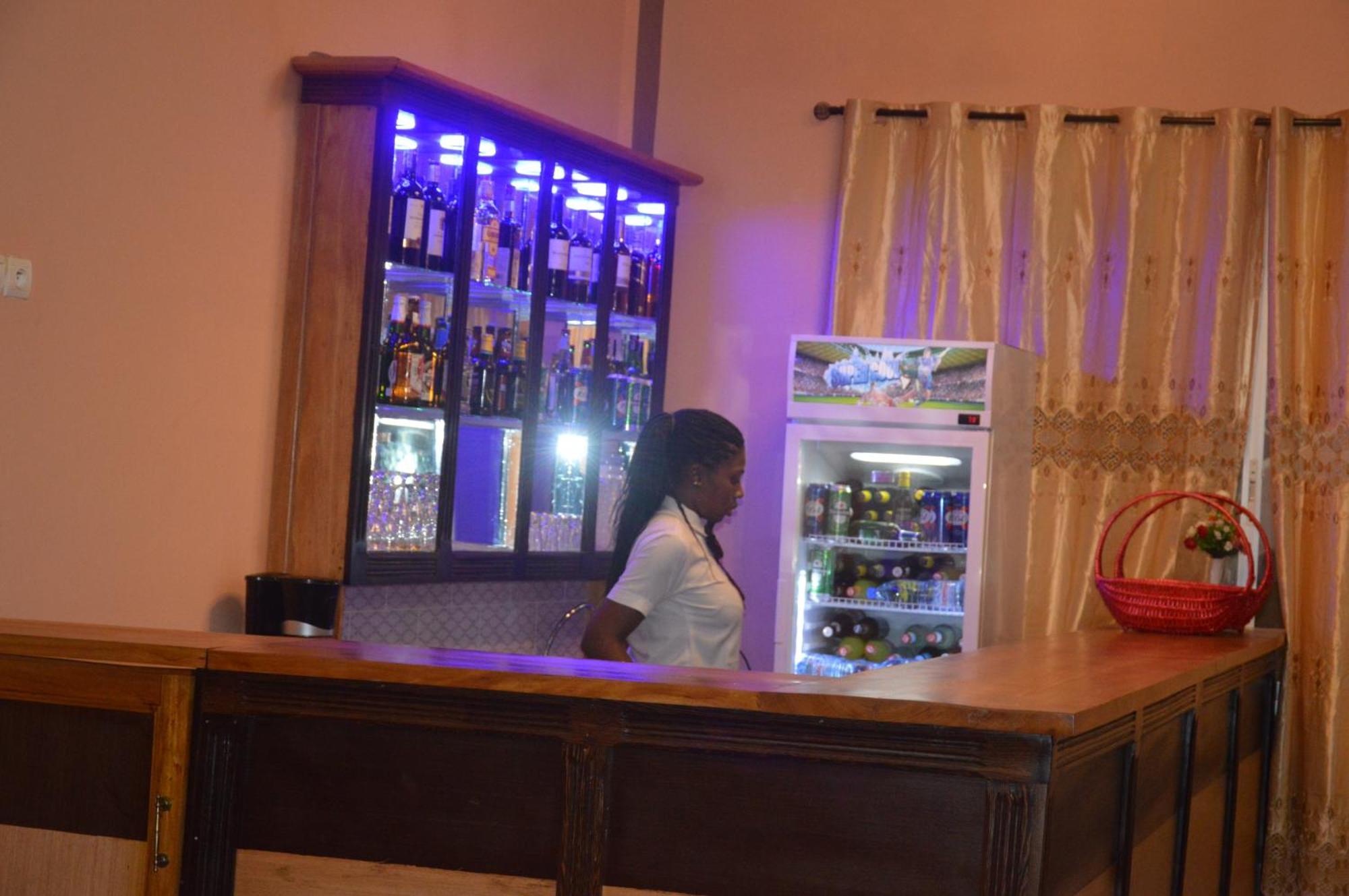 Nikita Hotel Yaounde Ngoại thất bức ảnh