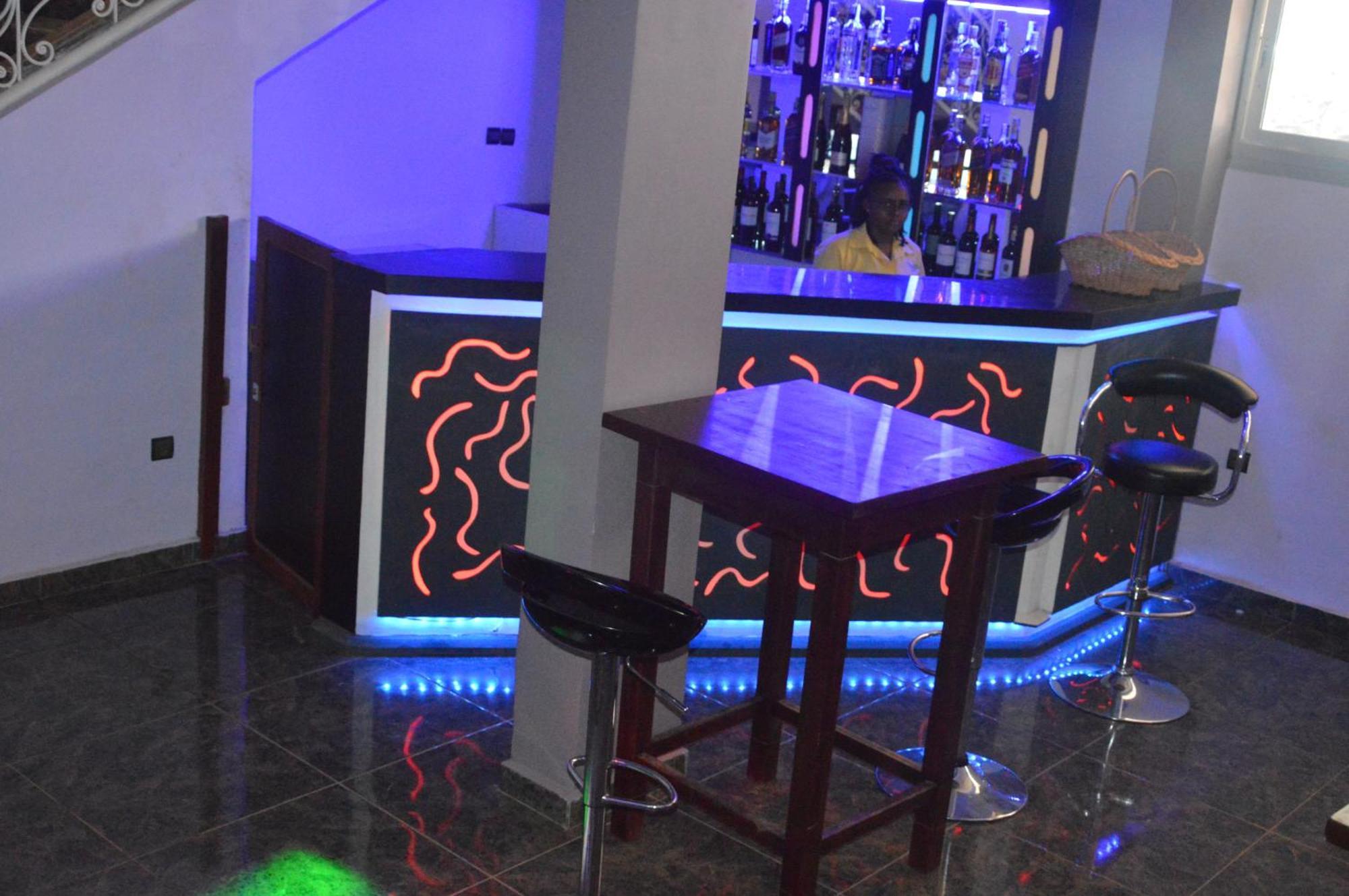 Nikita Hotel Yaounde Ngoại thất bức ảnh