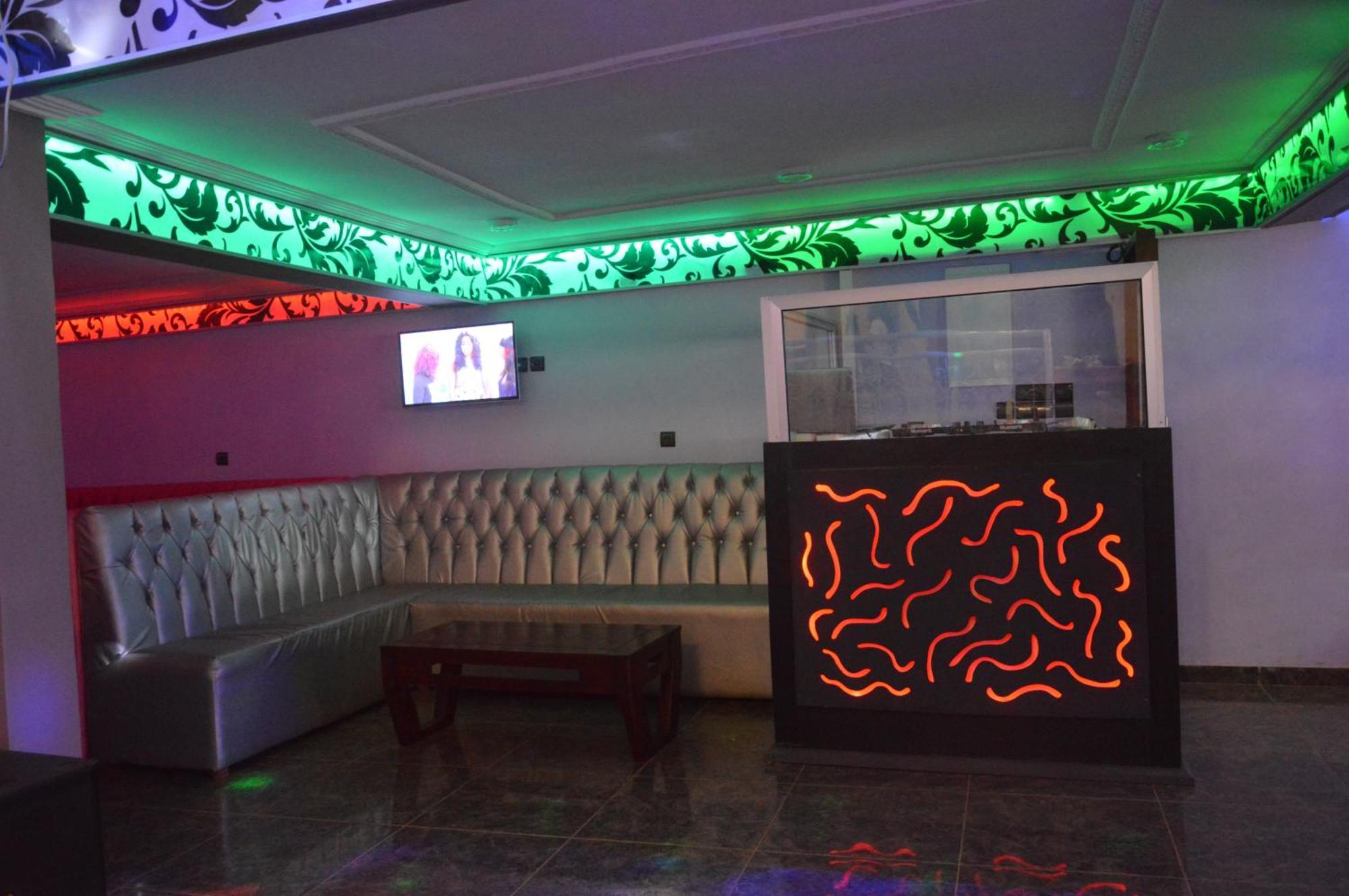 Nikita Hotel Yaounde Ngoại thất bức ảnh
