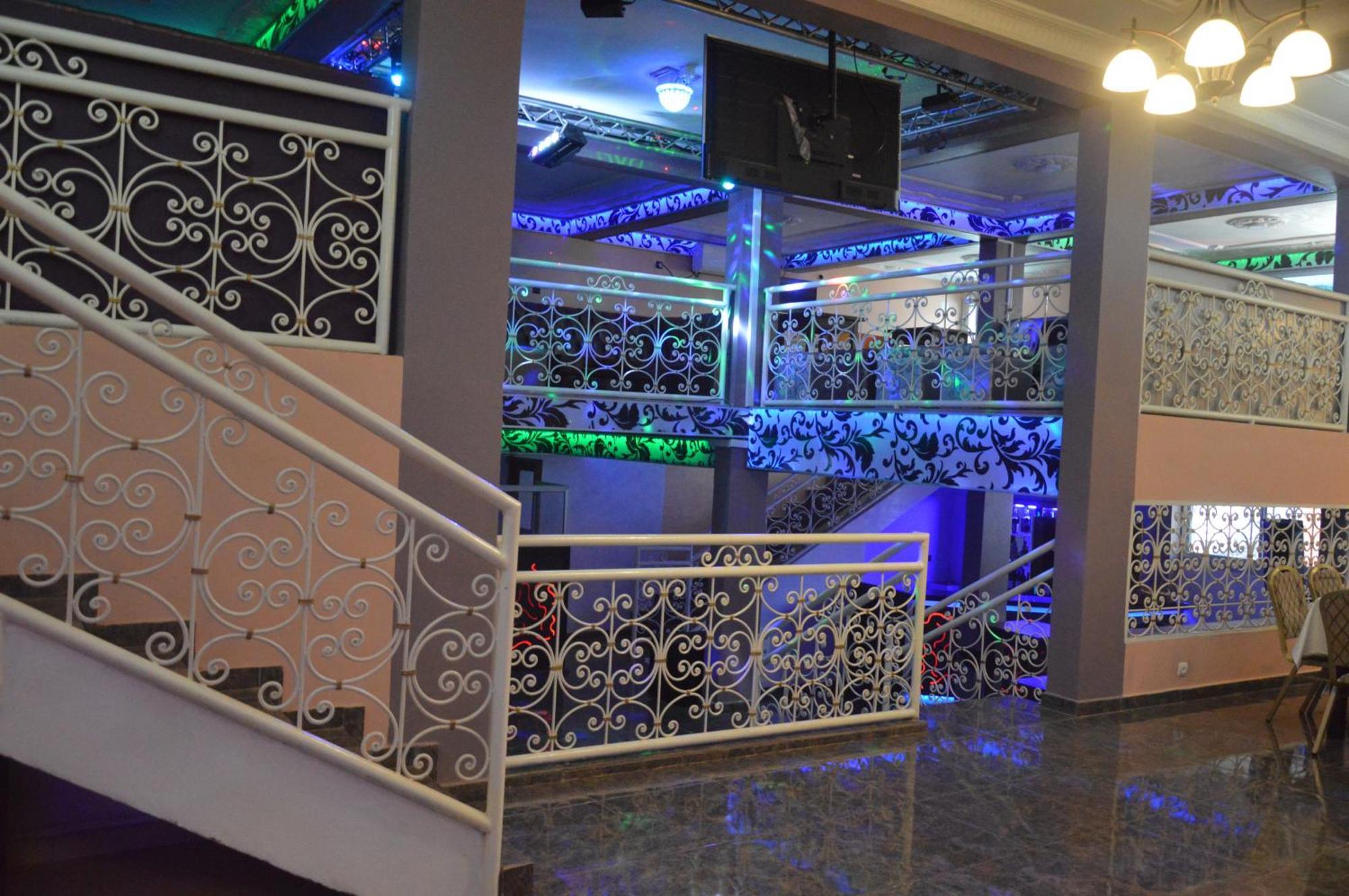 Nikita Hotel Yaounde Ngoại thất bức ảnh