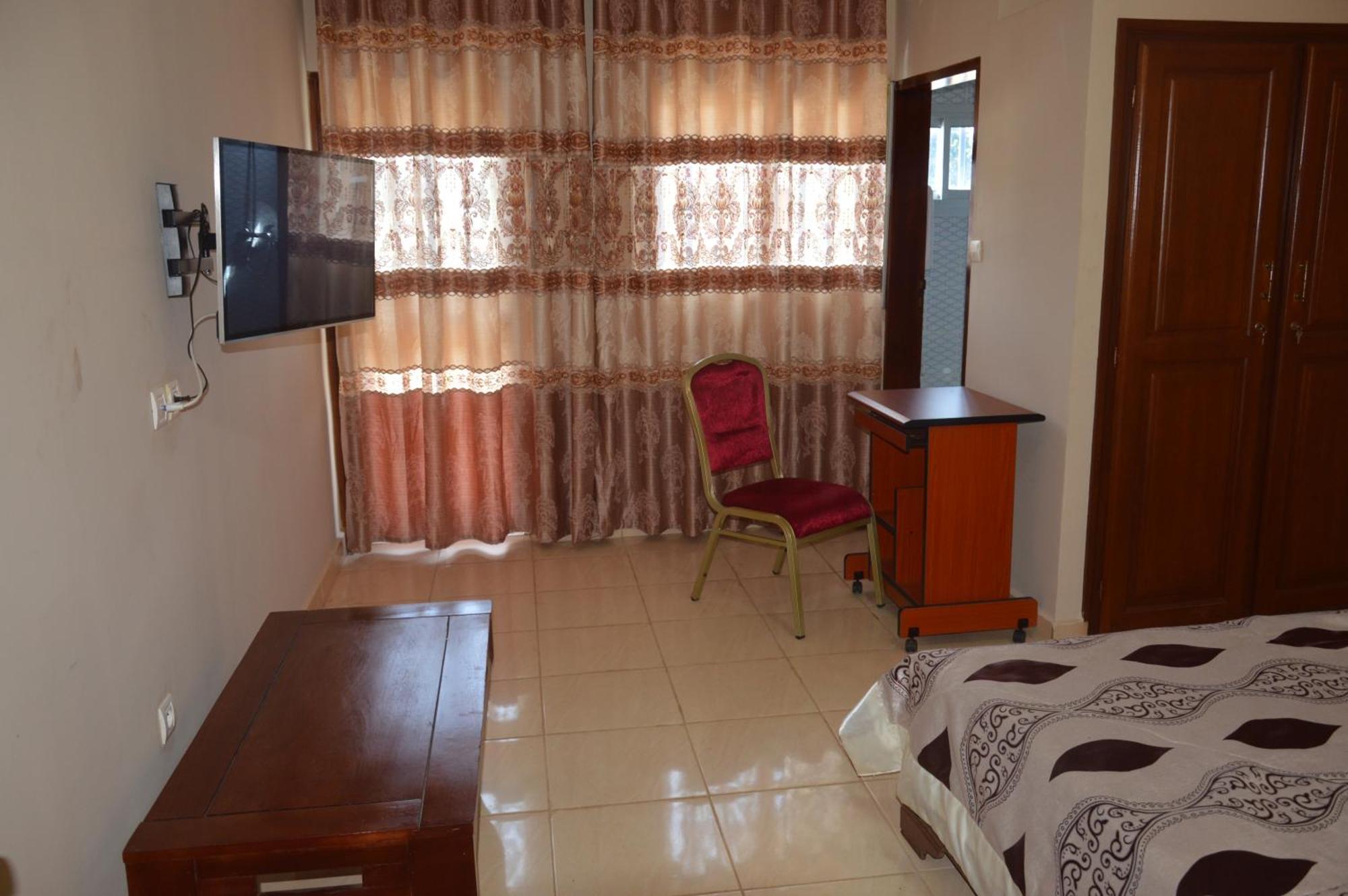Nikita Hotel Yaounde Ngoại thất bức ảnh