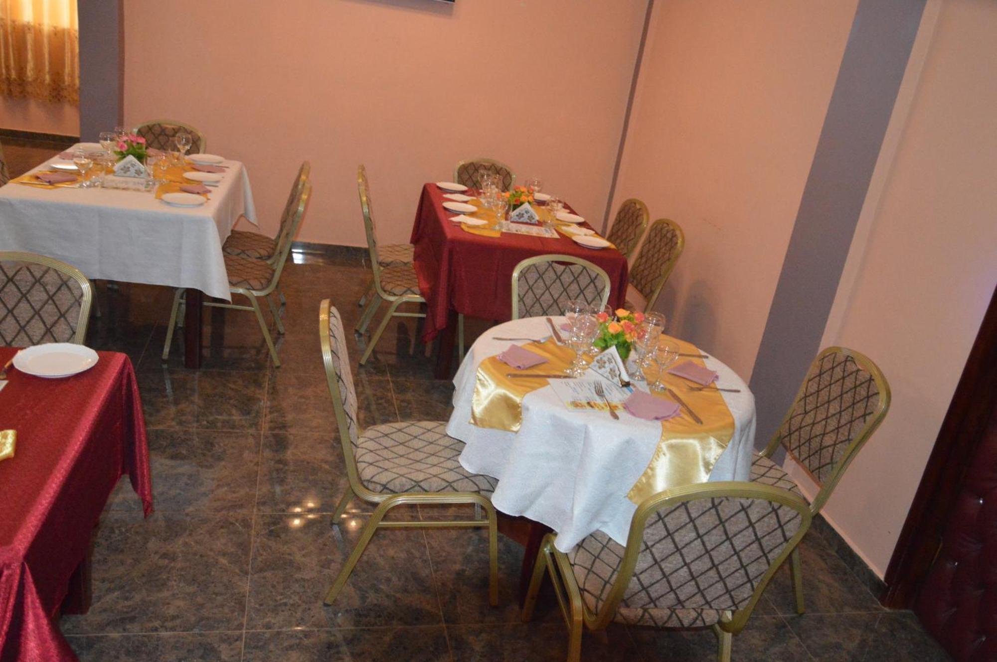 Nikita Hotel Yaounde Ngoại thất bức ảnh